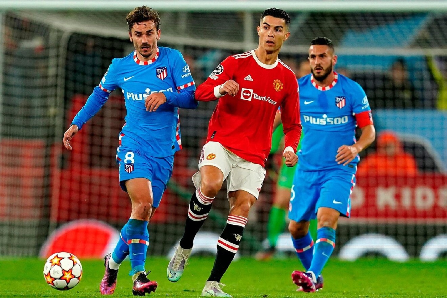 اولین تصاویر از رونالدو با پیراهن جدید منچستریونایتد کریستیانو سرانجام به میدان برگشت