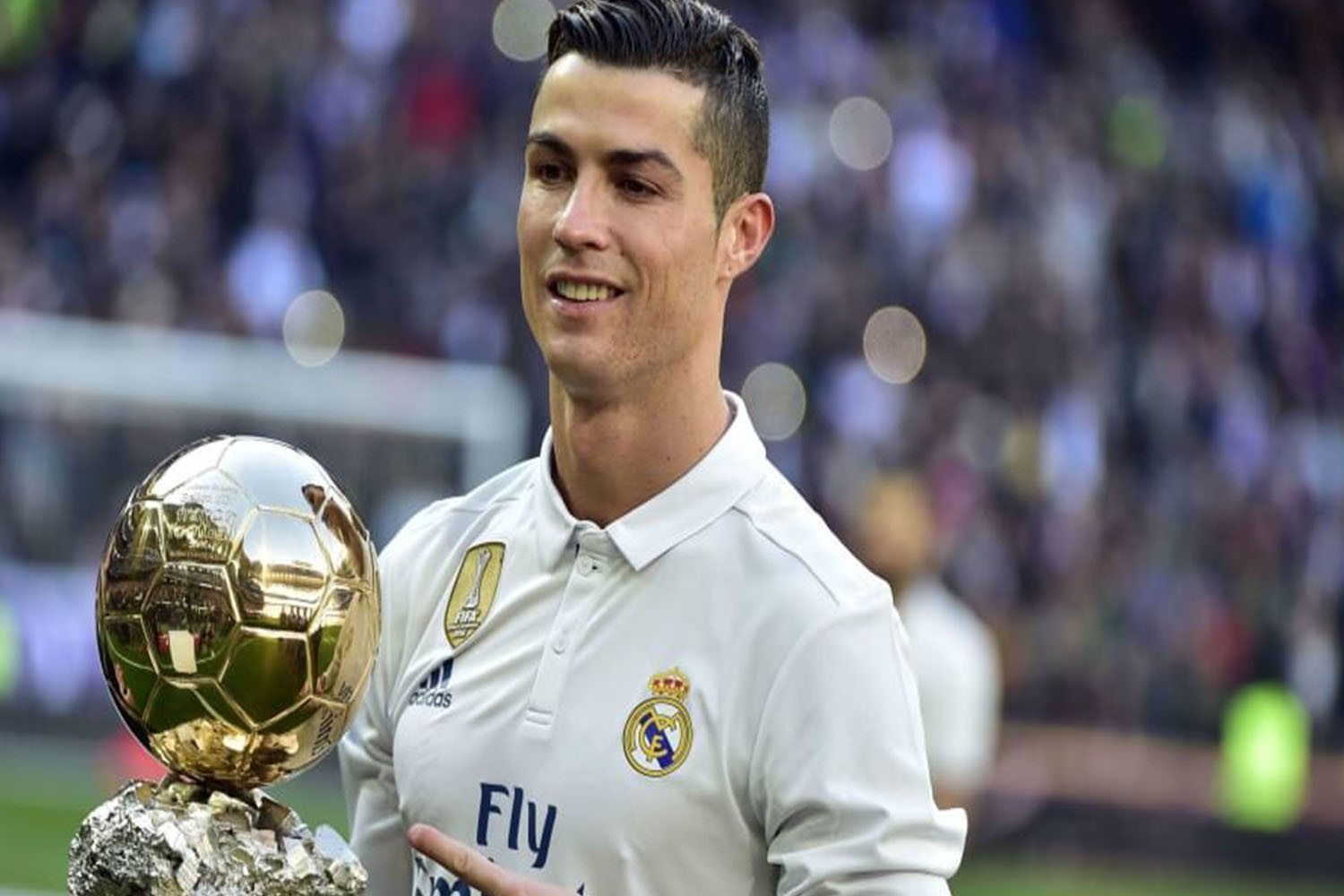 اخبار لیگ جزیره تنها بازیکنی که سه بار پیاپی قهرمان لیگ برتر انگلیس و لیگ قهرمانان اروپا شده است