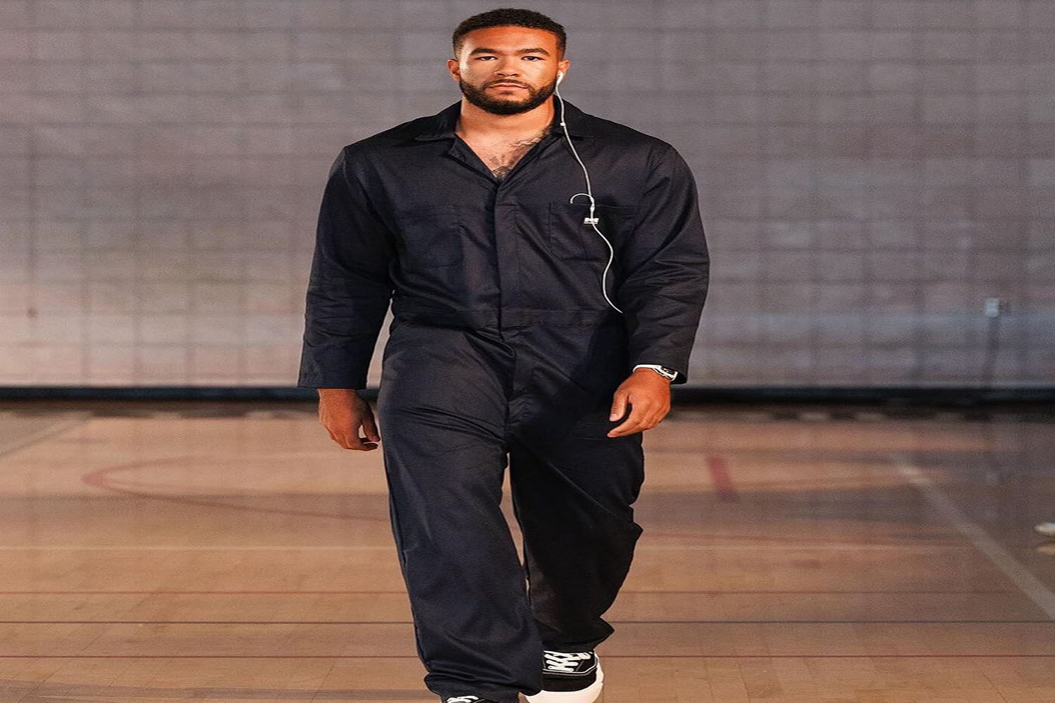 اخبار لیگ جزیره ریس جیمز با لباس نیروی خدماتی در آمریکا مدل شد عکس - اخبار لیگ جزیره اخبار لیگ جزیره ریس جیمز با لباس نیروی خدماتی در آمریکا مدل شد عکس