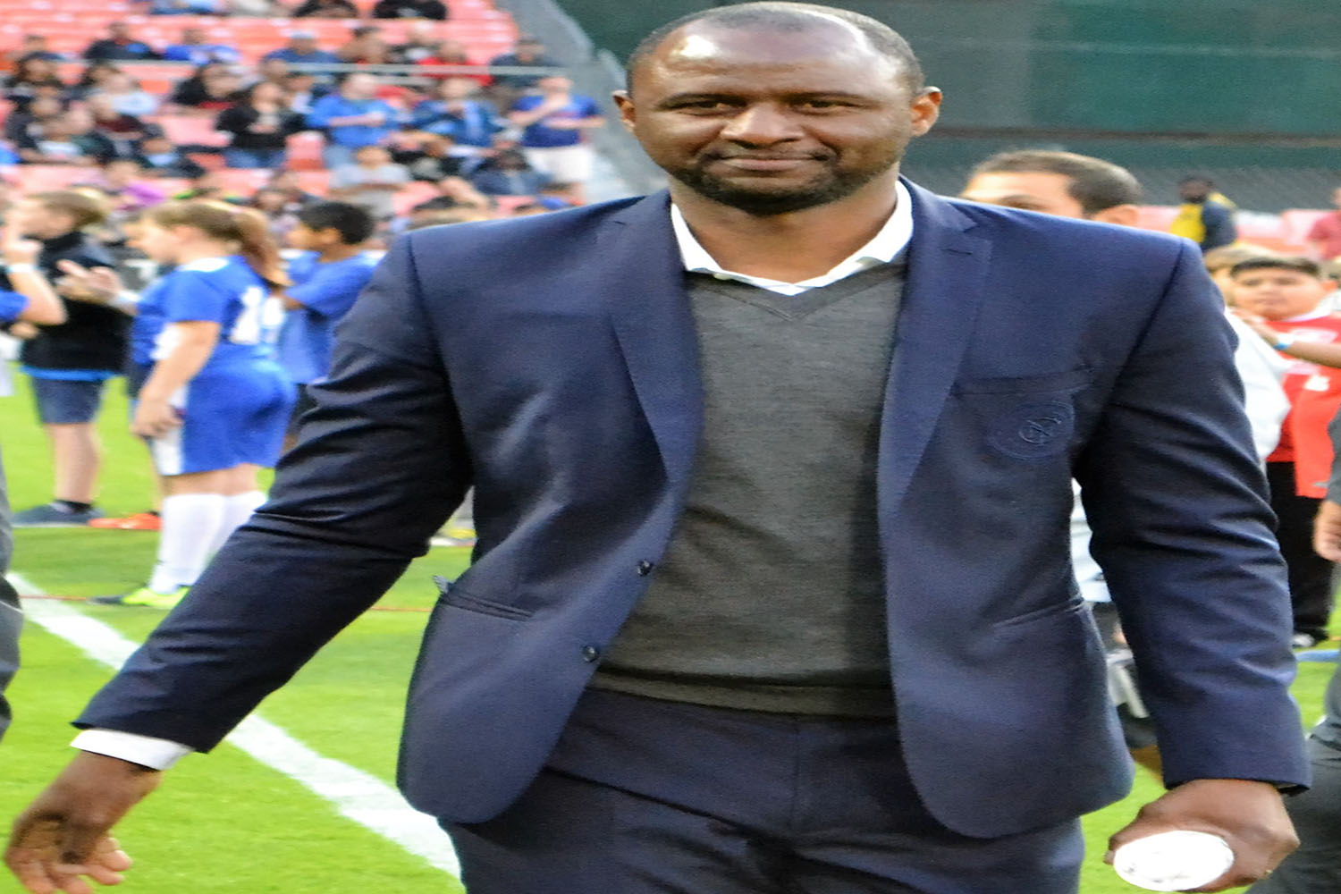 اخبار لیگ جزیره پاتریک ویرا دوست دارم به لیگ برتر برگردم و سرمربی تیمی شوم که برای آن بازی می‌کردم