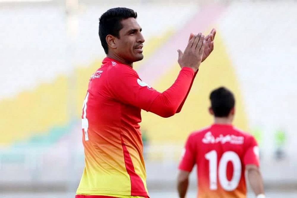 کاپیتان وفادار فولاد سرمربی شد