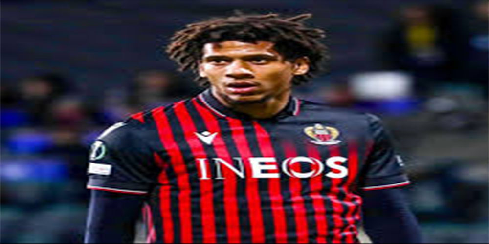 جدایی مدافع فرانسوی: به بارسا یک یورو هم نرسید!