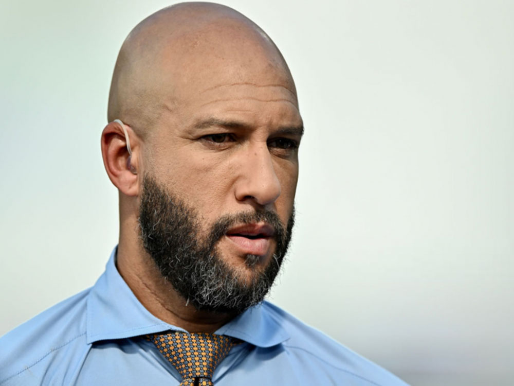 اخبار لیگ جزیره انتقاد تند از یونایتد فقط بازیکنان متوسط می‌خرید