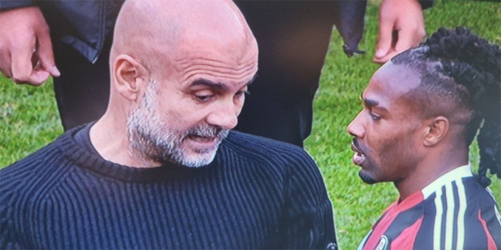 پپ به مهاجم حریف هم درس فوتبال میدهد (عکس) - اخبار لیگ جزیره پپ به مهاجم حریف هم درس فوتبال میدهد (عکس)