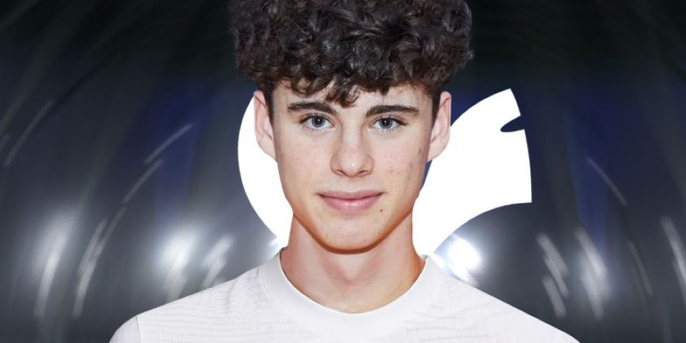 آرچی گری به تاتنهام پیوست.