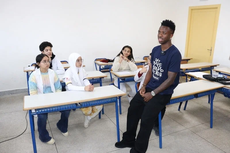 وینیسیوس جونیور مدرسه