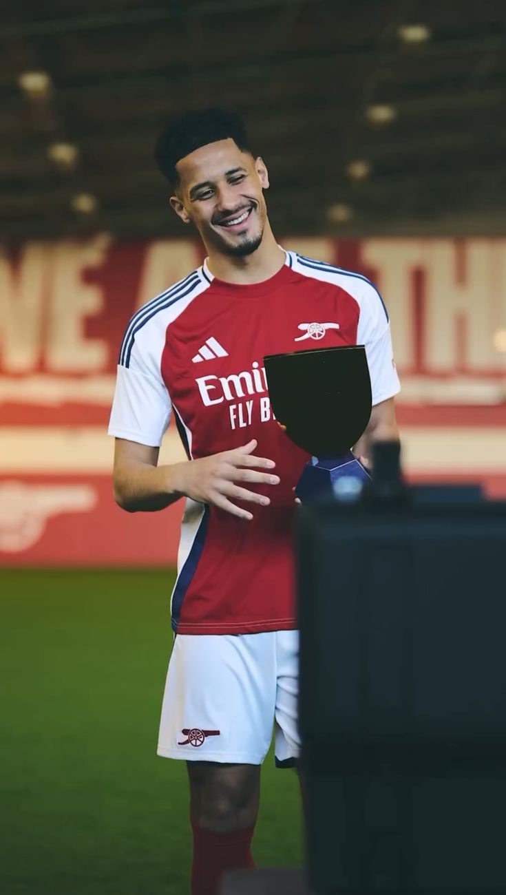 wallpaper hd William Saliba 