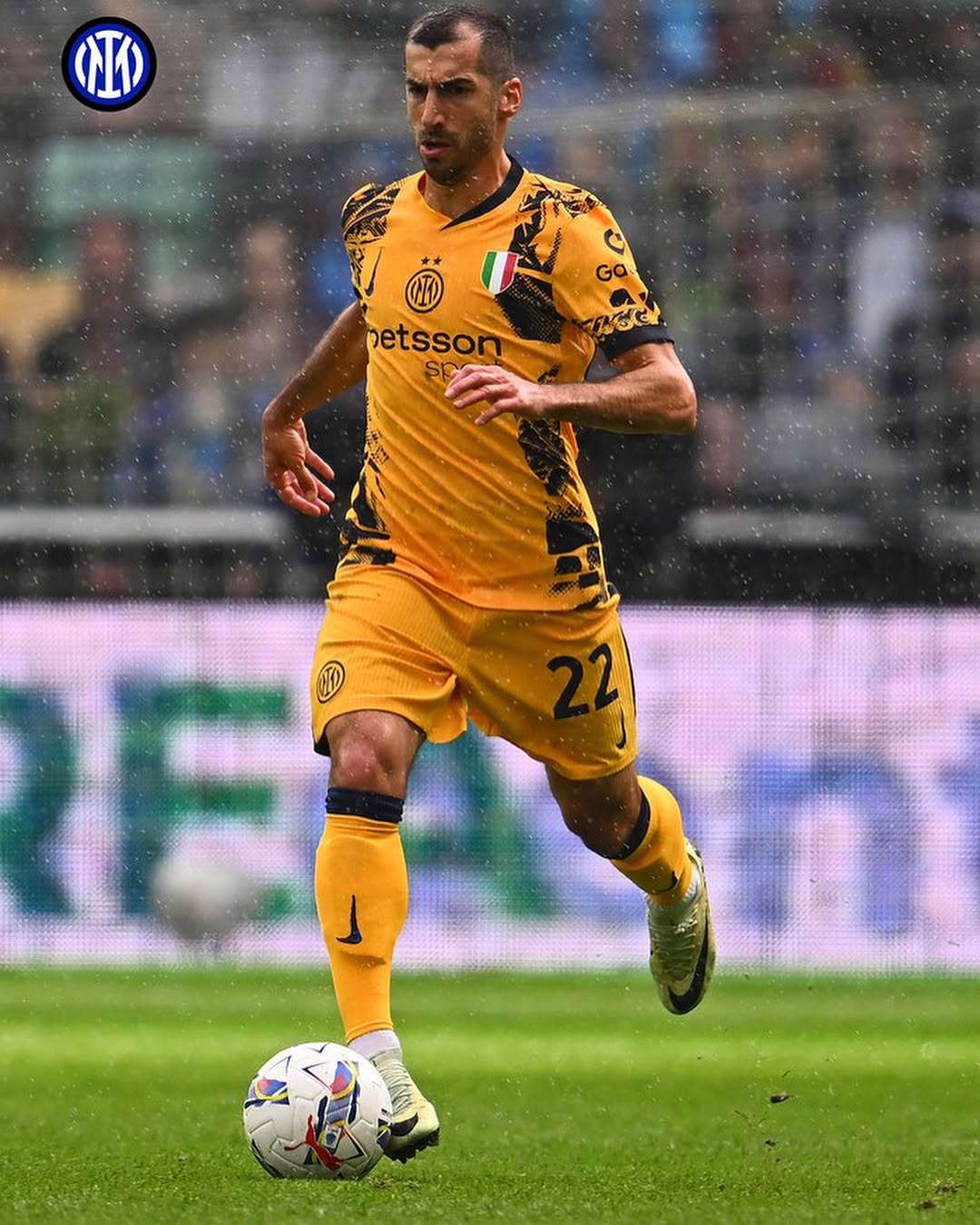 wallpaper for phone Henrikh Mkhitaryan