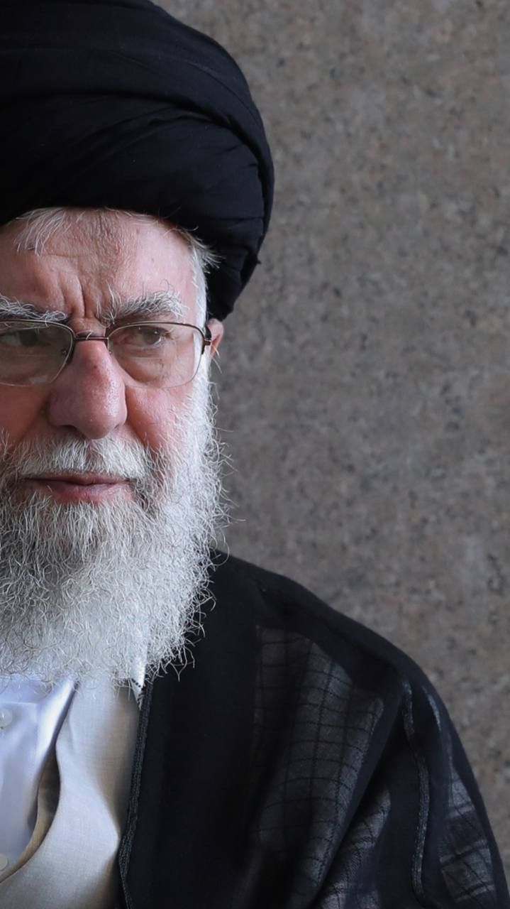زندگینامه سید علی خامنه ای