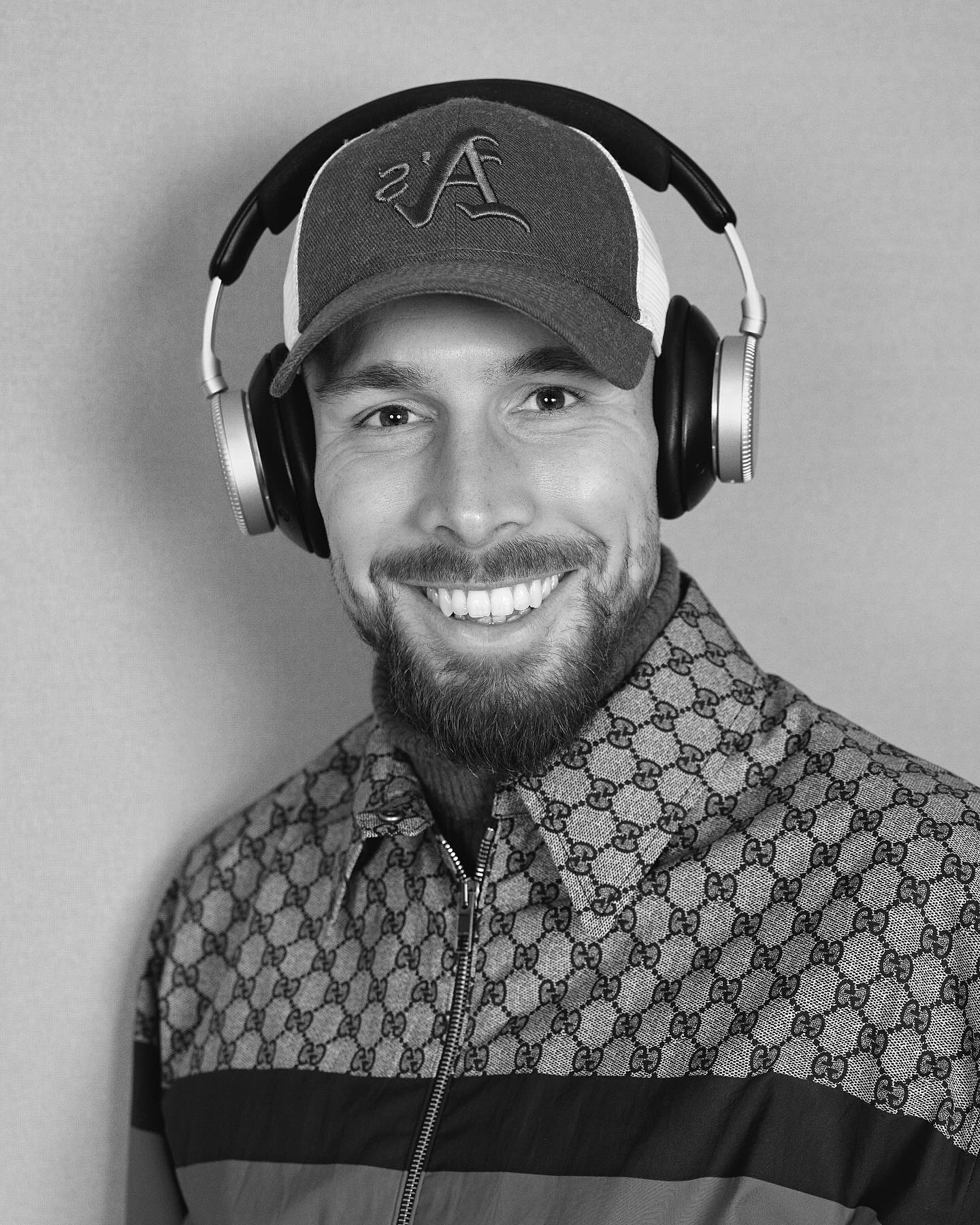 والپیپر پیر هویبرگ برای کامپیوتر والپیپر پیر هویبرگ برای کامپیوتر