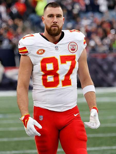 Travis Kelce wallpaper 4k
