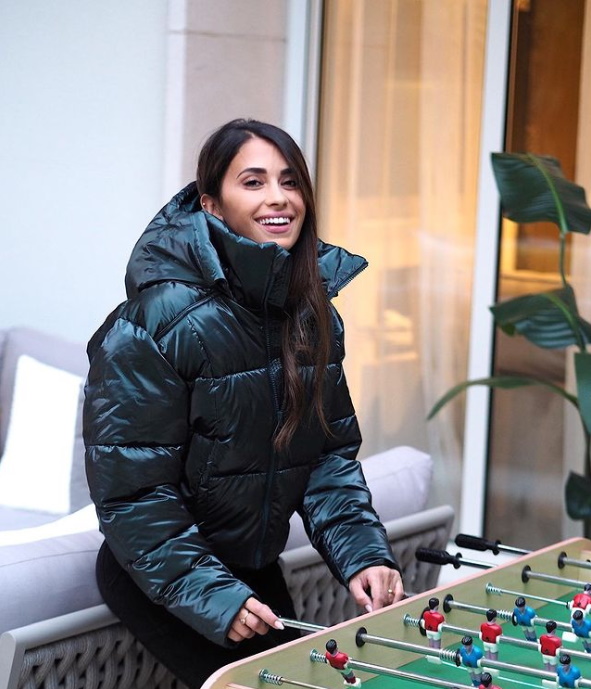 آنتونلا روکوزو همسر مسی 16 میلیون پوند آنتونلا روکوزو همسر مسی 16 میلیون پوند