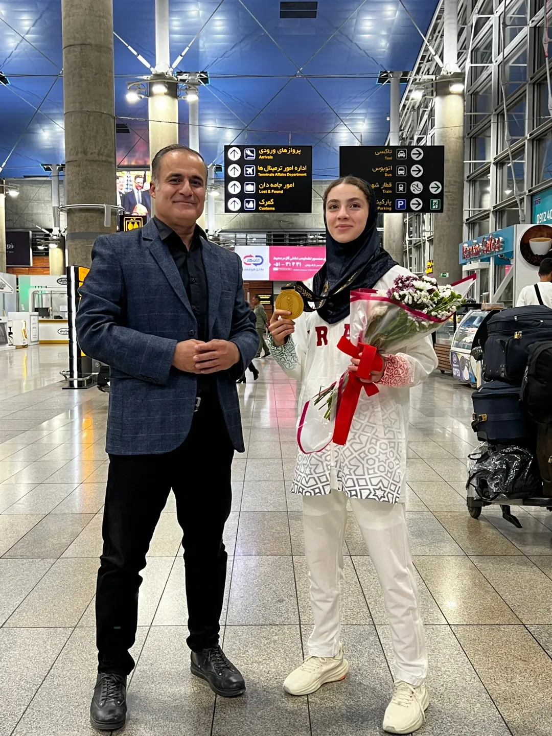 بیوگرافی کوتاه روژان بهنامی بیوگرافی کوتاه روژان بهنامی