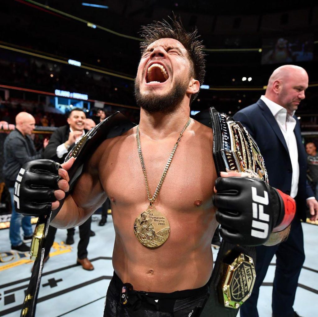 هنری سهودو مبارز افسانه‌ای UFC با دو کمربند