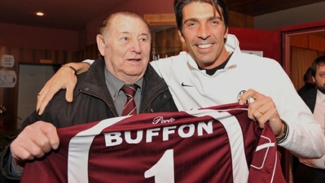 دروازه بان افسانه ای ایتالیا فوت کرد