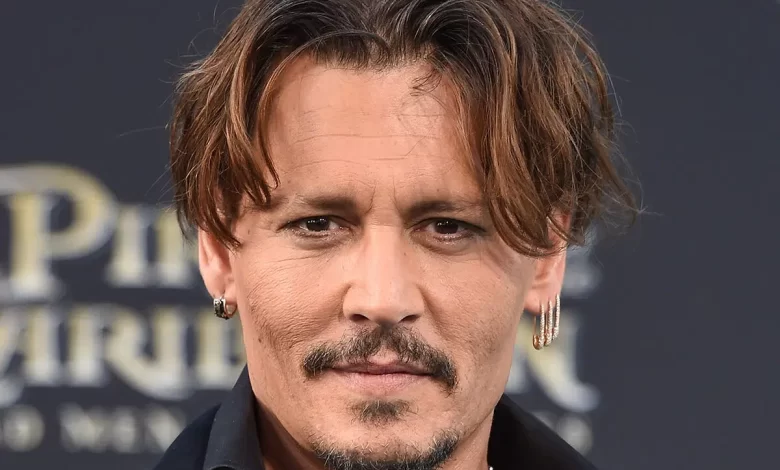 آثار شخصی و هنری جانی دپ در نمایشگاه توکیو