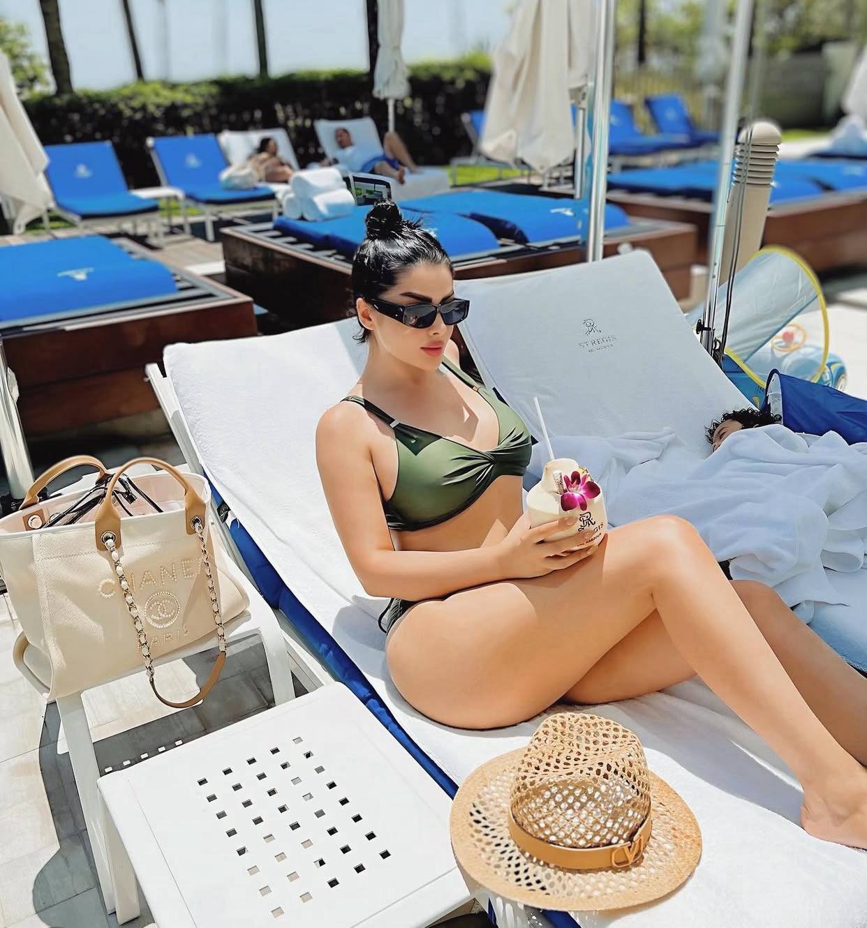 سینه دنیا جهانبخت