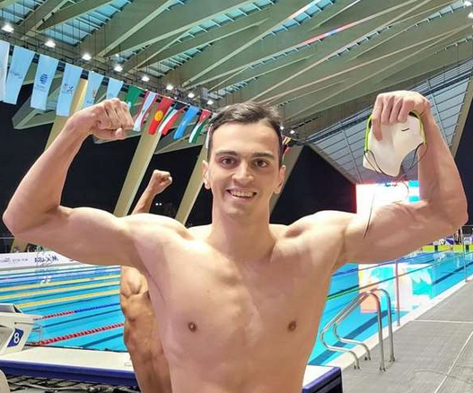 عکس سامیار عبدلی شنا