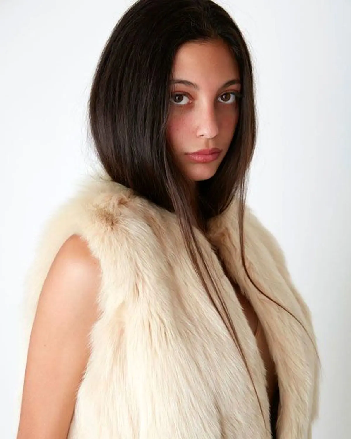 مایا قربانی نوه گوگوش در مدلینگ و بازیگری