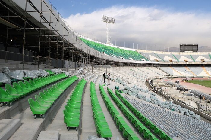 سکوهای نزدیک به مرکز ورزشگاه سکوهای نزدیک به مرکز ورزشگاه