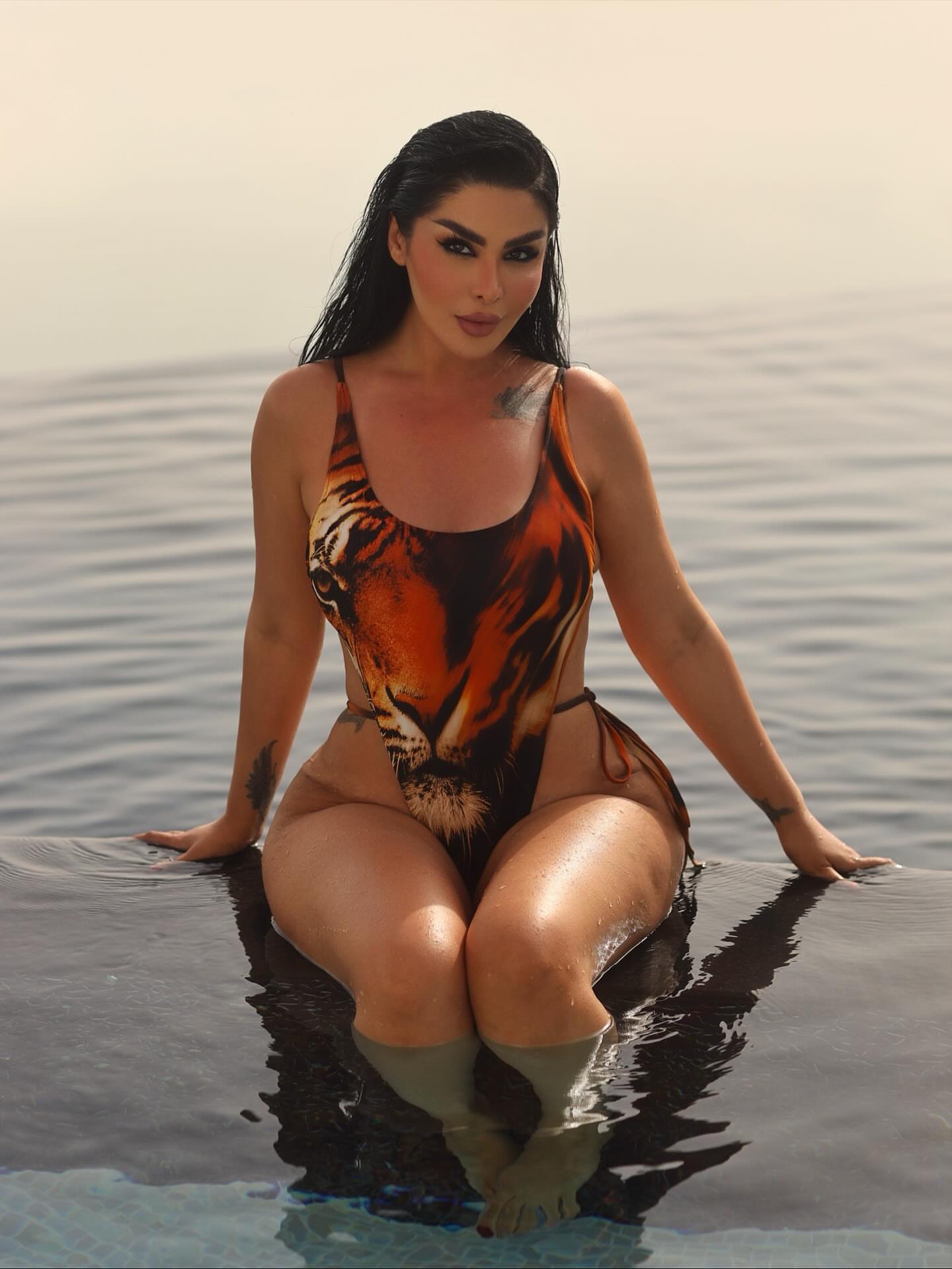 دنیا جهان بخت لخت