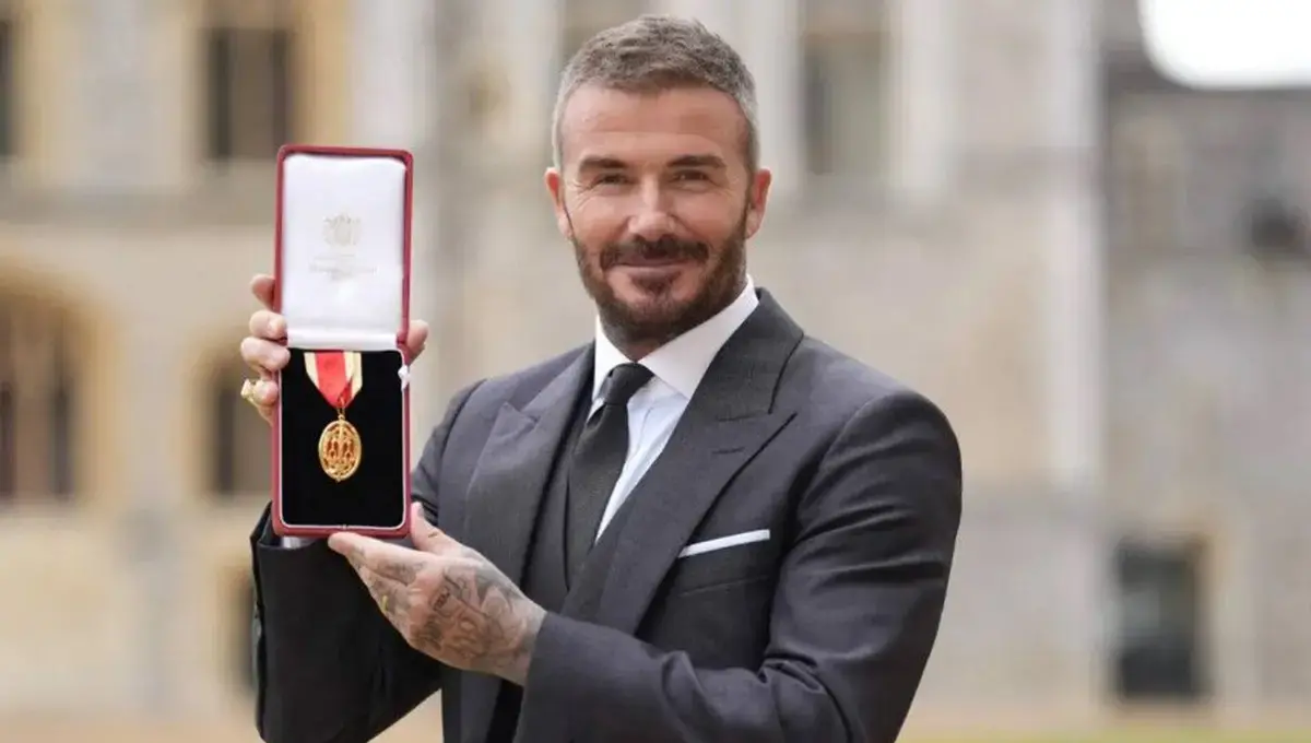 اسطوره فوتبال انگلیس رسماً شوالیه شد اسطوره فوتبال انگلیس رسماً شوالیه شد