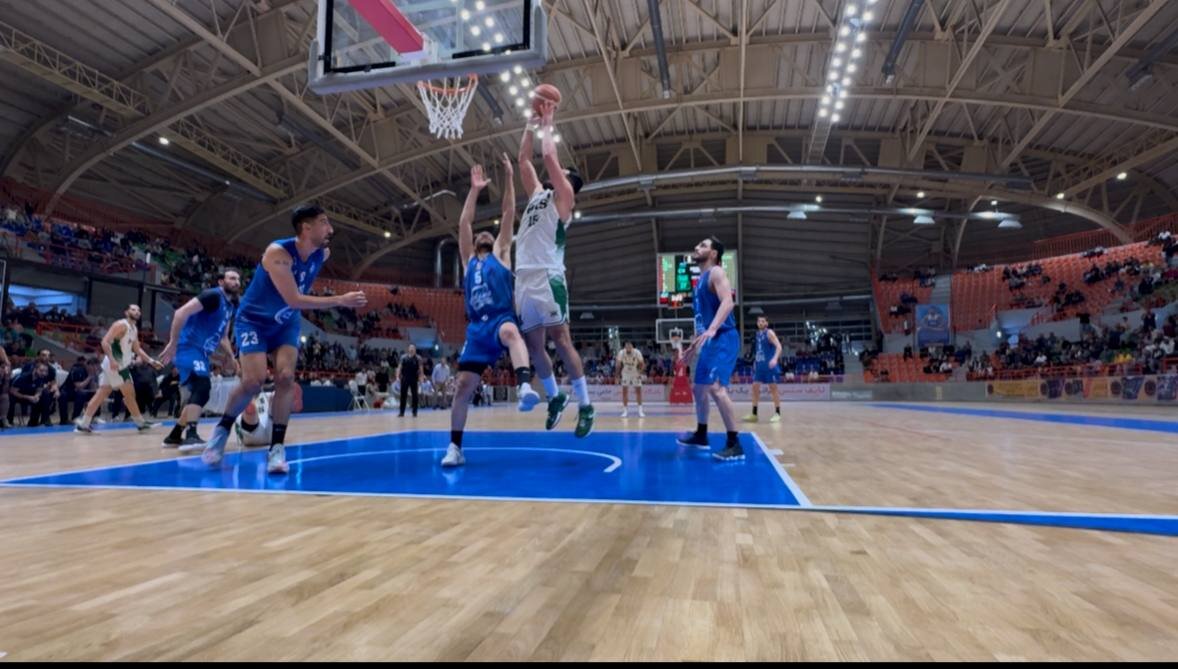 بازی حساس بسکتبال استقلال مقابل رقیب