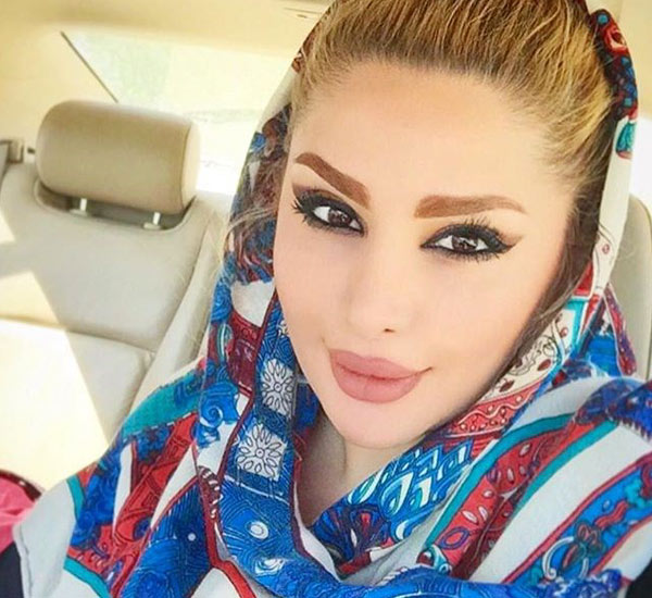 عکس دنیا جهانبخت در استخر