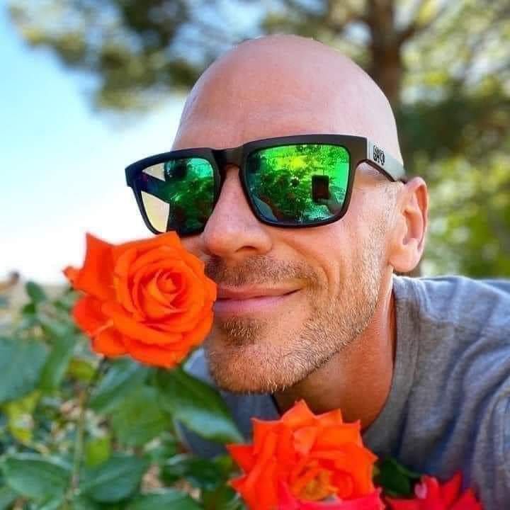 سکس جانی سینز