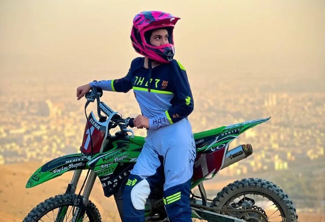  النا معدنی‌پور در کما