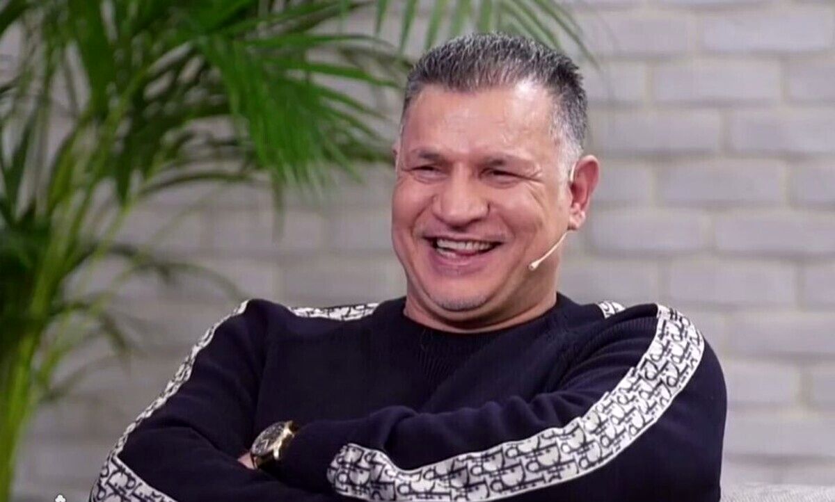 علی دایی مدل تبلیغاتی برند ساعت شخصیاش شد