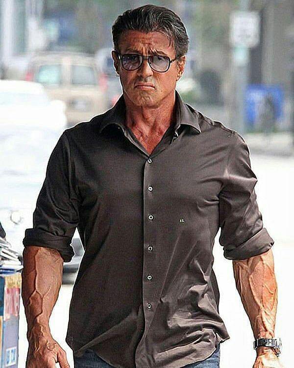 استالونه مدال افتخار کندی گرفت