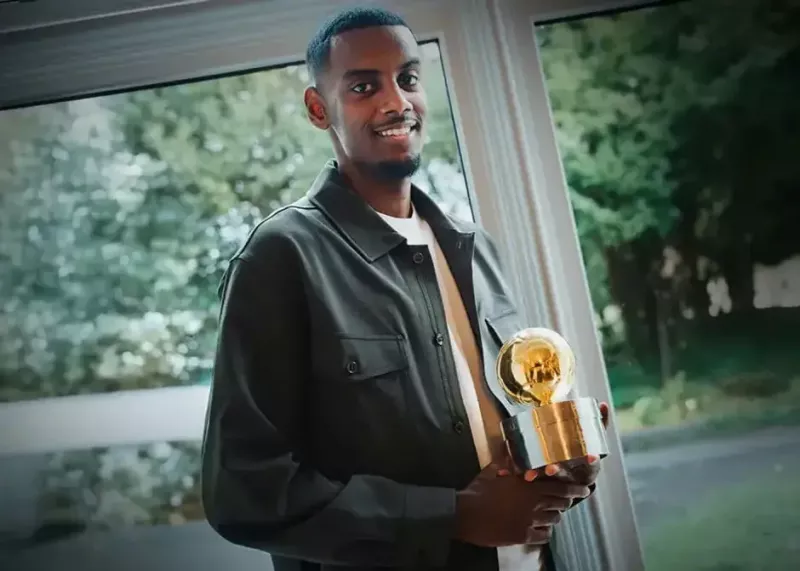 الکساندر ایساک مرد سال فوتبال سوئد ۲۰۲۵ شد