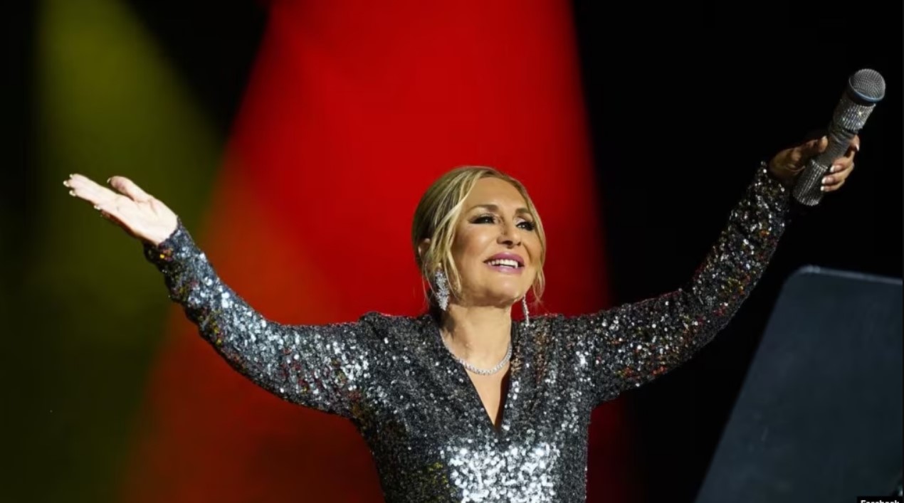 فروش کتاب گوگوش در آمریکافروش کتاب گوگوش در آمریکا