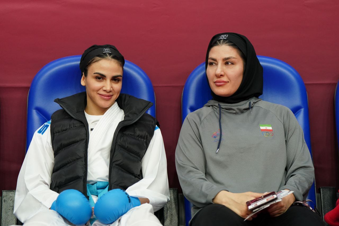 والپیپر سارا بهمنیار