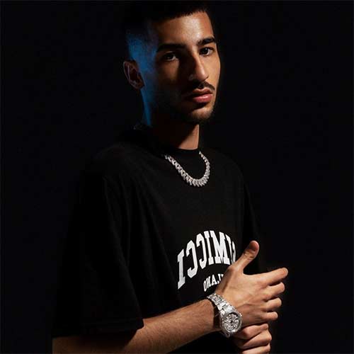 اسم اصلی ایسم امیرحسین صالحی